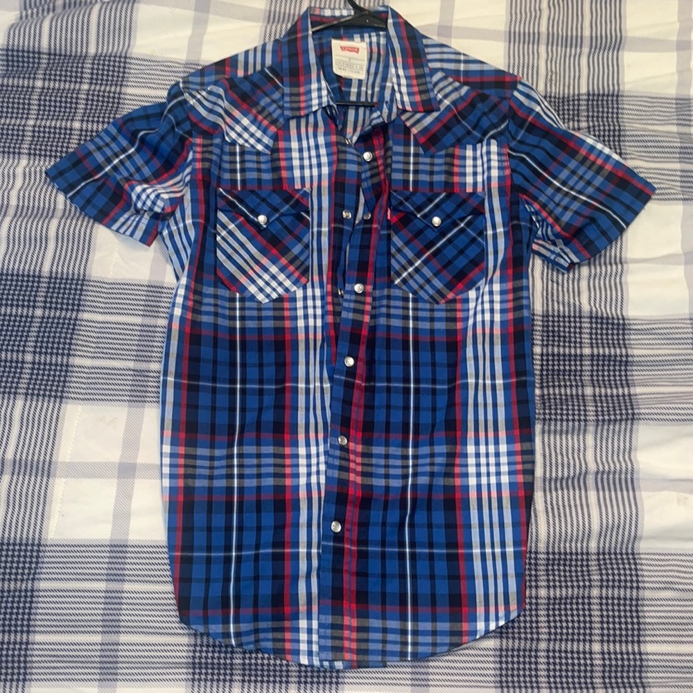 Levi’s Button-Up Collared T-Shirt